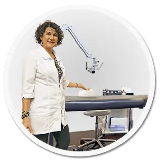 Melody Froc with Zeiss OPMI 99 Microscope